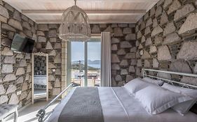 Hilltop Suites Milos